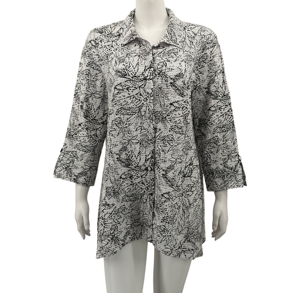 Habitat Top Women Medium White Black Abstract Textured Button Up Tunic Lagenlook